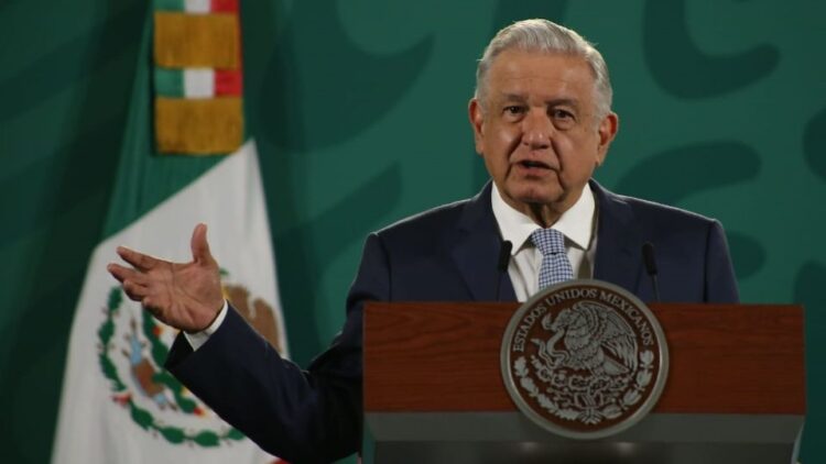 Desautoriza AMLO carta responsiva solicitada a padres por la SEP: ‘yo no lo sabía’
