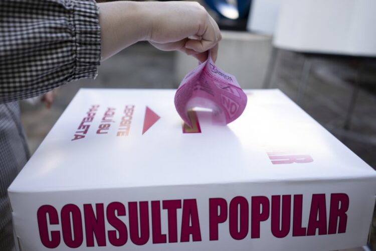 Participó en Consulta Popular 7.74 por ciento de los 93.6 millones de electores: INE