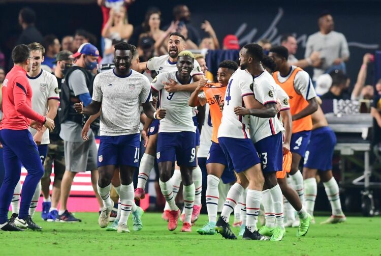 Con equipo alterno EU vence 1-0 a México en tiempo extra y gana la Copa de Oro