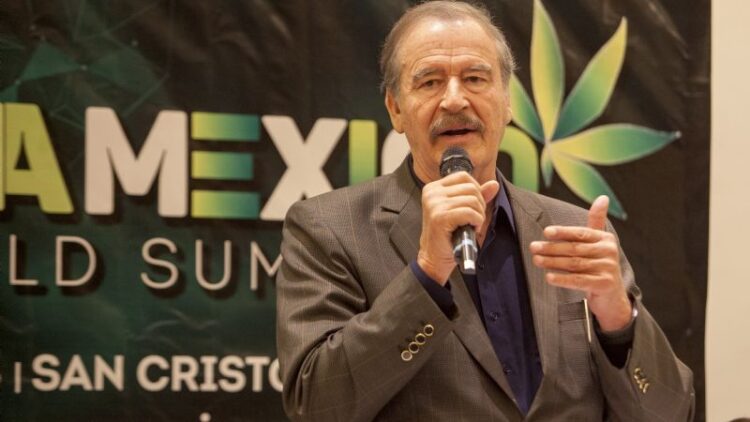 Salgado Macedonio se mofa de Fox: vende marihuana, orillado por su ‘extrema pobreza’