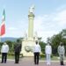 Autoridades montan guardia de honor en el Monumento a los Héroes de la Independencia