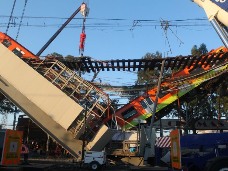 Imputan a pernos no funcionales y a pandeo de vigas desplome de Línea 12 del Metro