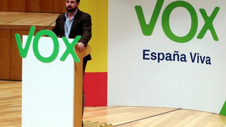 Vox, enemigo de AMLO y de los ‘aztecas sanguinarios’, promueve registro de marca en México