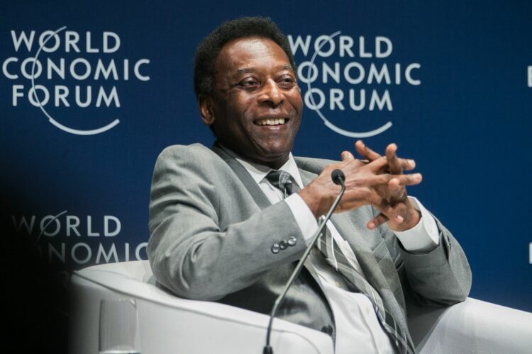 Operan al rey Pelé de un tumor en el colon; se recupera satisfactoriamente