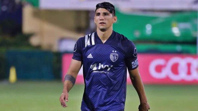 El victorense Alan Pulido fue operado y estará mínimo un mes fuera de actividad  