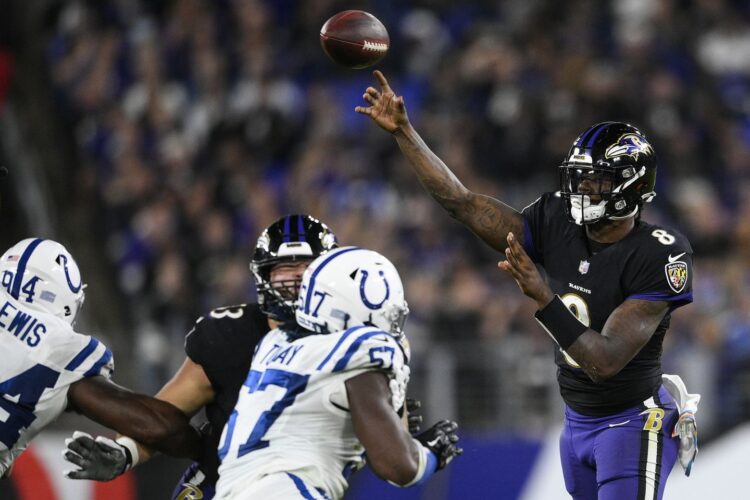 Lleva Lamar Jackson a Ravens a la victoria en tiempo extra sobre los Colts 