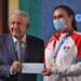 Atletas y entrenadores que fueron a Tokio reciben estímulos económicos de AMLO