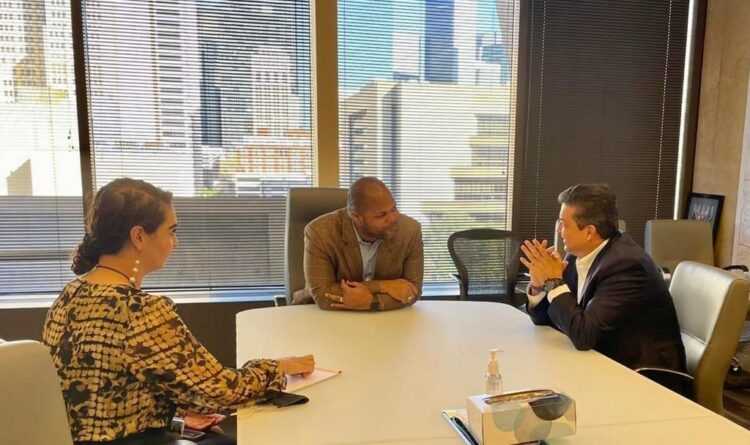 Gobernador de Tamaulipas sostiene reunión de trabajo en Dallas, Texas