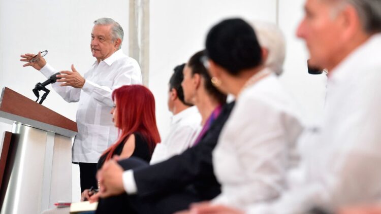 Afirma AMLO que neoliberales crearon los nuevos derechos ‘para saquear a sus anchas’