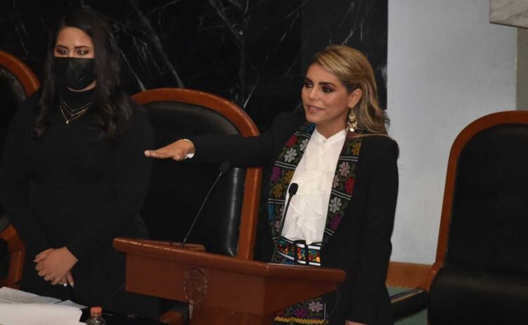 Evelyn Salgado rinde protesta como gobernadora de Guerrero