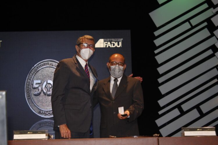 Celebra la FADU-UAT 50 años de formar profesionistas de éxito