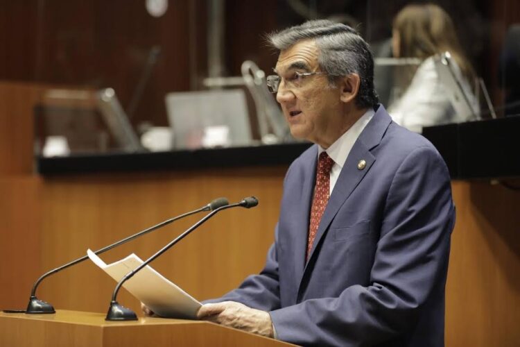 Logra Américo reforma para que servicios médicos privados no sean excesivos