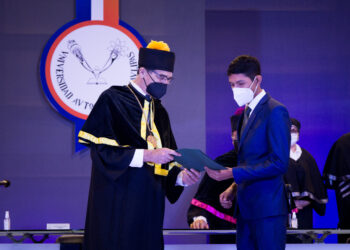 Rector de la UAT entrega Reconocimientos al Mérito Universitario 2021 