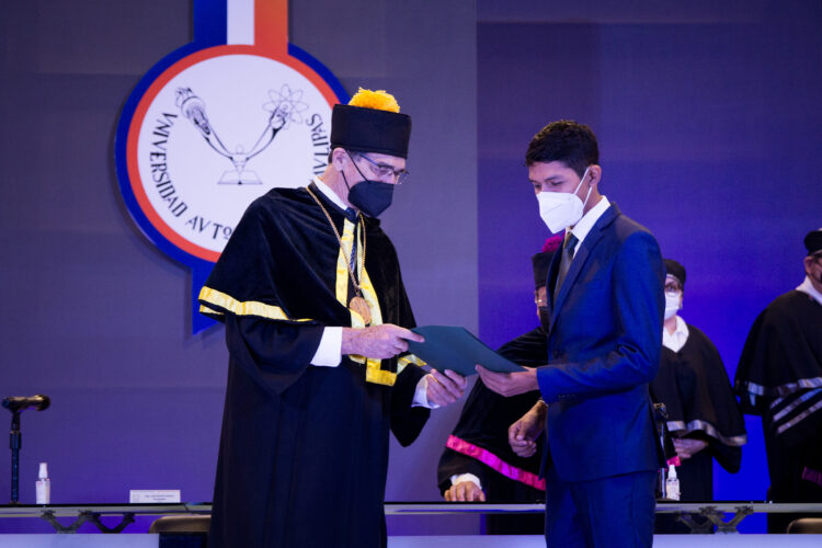 Rector de la UAT entrega Reconocimientos al Mérito Universitario 2021 