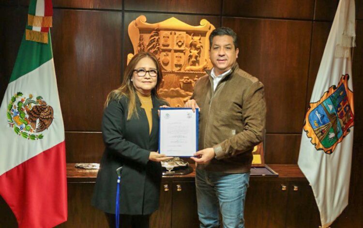 Entrega gobernador cargos a Copitzi Hernández y a Garza de Coss en la SET y Registro Civil