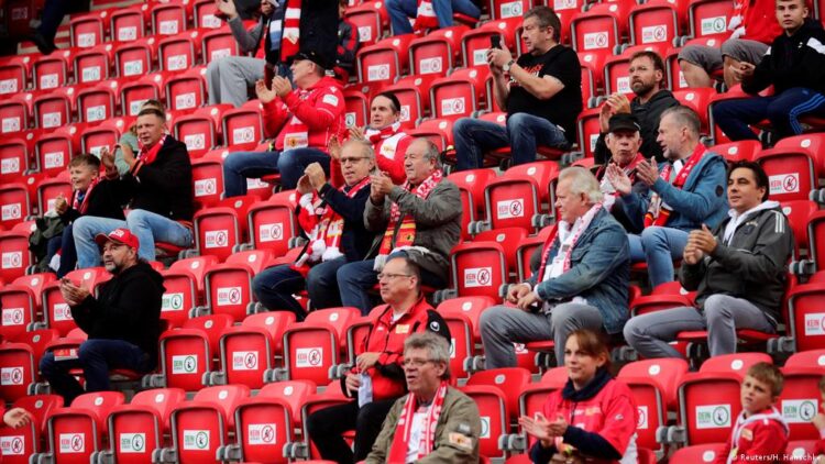 Se limita el aforo a 15 mil aficionados en la Bundesliga