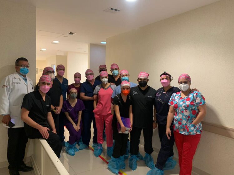 Realizan con éxito 11 cirugías de reconstrucciones a sobrevivientes de cáncer de  mama