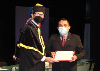 Entrega UAT al Dr. Edgardo Suárez el Premio Investigador Joven 2021
