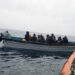 Elementos de Semar rescatan a 13 personas que naufragaron en Rosarito 
