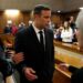 Pistorius es trasladado a cárcel cerca de familia de su novia