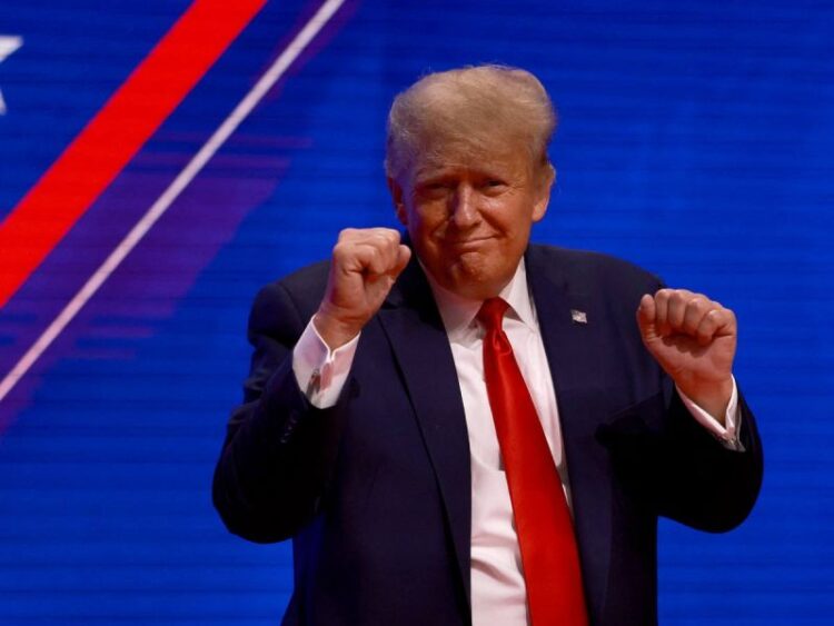 Expresa Donald Trump su deseo de que Ejército de EU invada a México y elogia a Putin