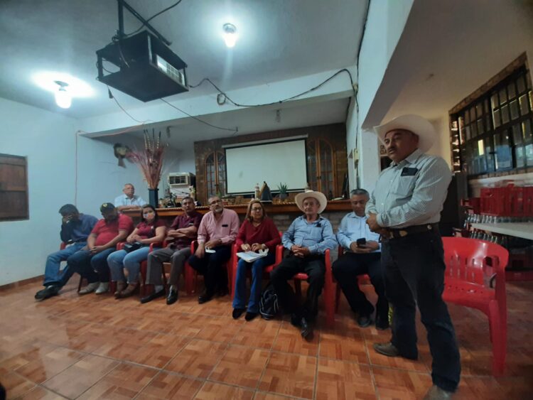 Tricolores de Ocampo liderados por Fausto Gómez se suman a Morena por traición del PRI