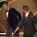 Will Smith ‘descuenta’ de un golpe a Chris Rock en entrega de los Oscar; se metió con su esposa
