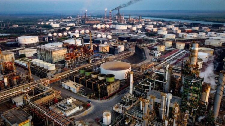 Con el fin del saqueo petrolero muy pronto México alcanzará la autosuficiencia energética: AMLO