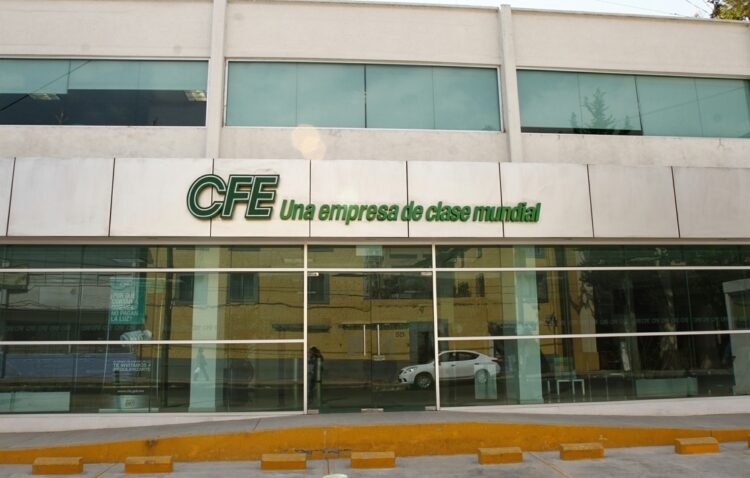 Advierte gobierno federal que revisará y acabará negocio de la luz operado por extranjeros