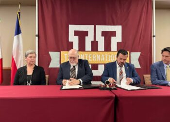 Rector de la UAT preside firma de acuerdos con la Universidad Texas A&M