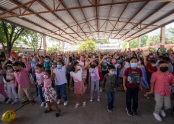 Lleva UAT a la niñez programa ‘Dona un juguete gana una sonrisa’