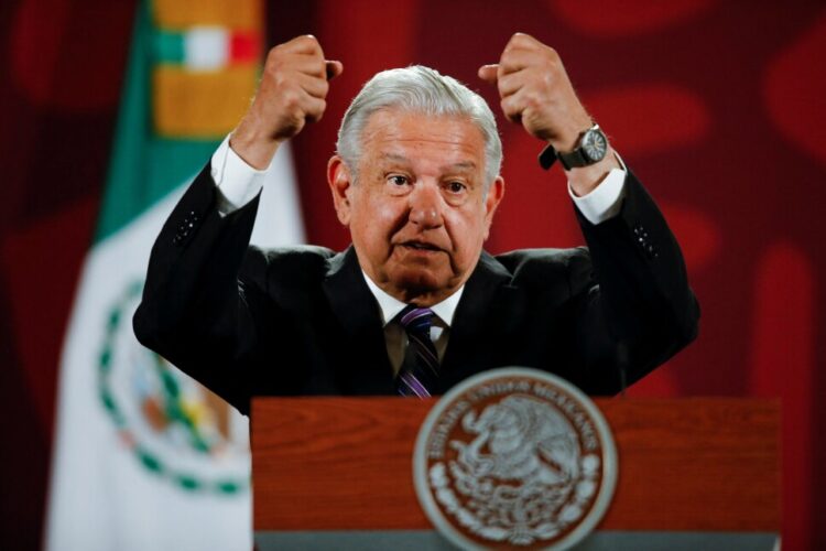 Diputados que votaron contra reforma eléctrica son traidores a la patria e hipócritas: AMLO