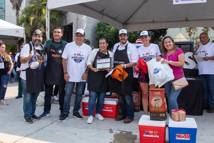 Premia rector a ganadores de Parrilleros UAT en el CU Victoria