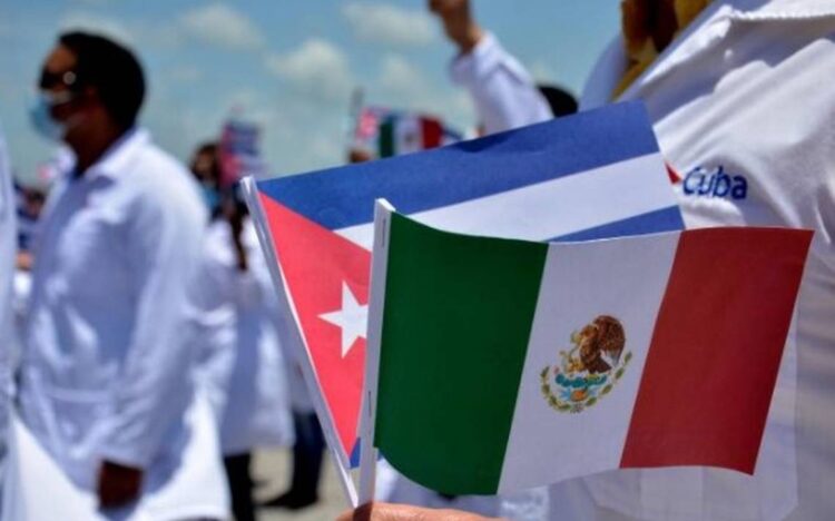 López Obrador manda al carajo a  ‘conservadores enojados’ por contratación de médicos cubanos