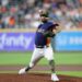 El pitcher mexicano José Urquidy poncha a 10 y lleva a Astros la victoria 5-2 sobre Rangers