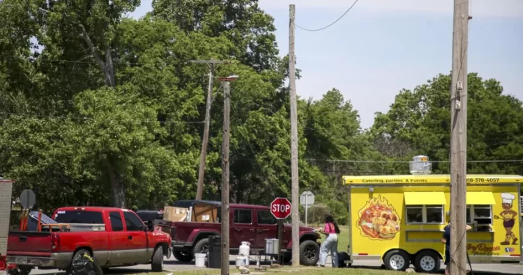 Consulado indaga si hay víctimas mexicanas en tiroteo en Oklahoma 