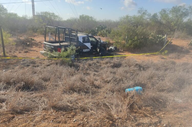 En 10 camionetas, sicarios emboscan y asesinan a 6 policías en NL; 4 quedan heridos