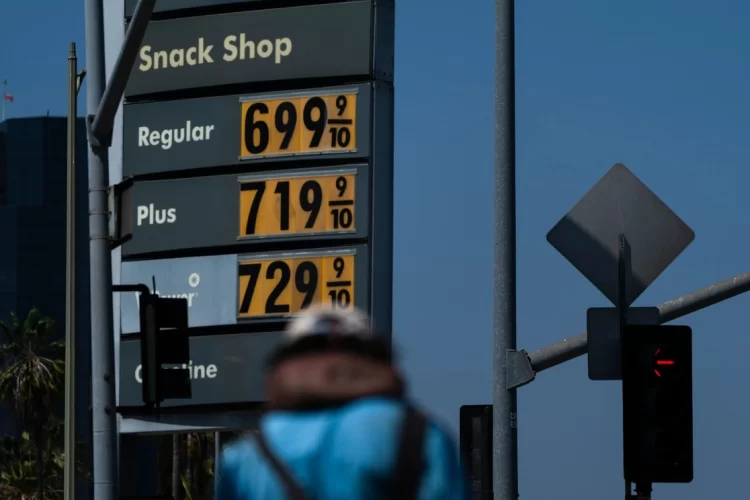Por primera vez en la historia el galón de gasolina  supera los 5 dólares en Estados Unidos