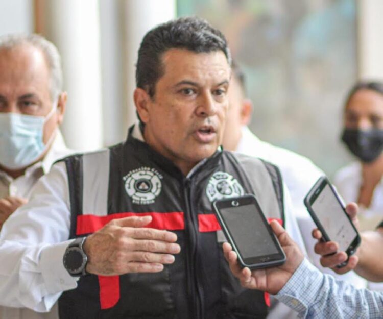 Anuncia alcalde bono compensatorio para trabajadores del municipio que menos ganan