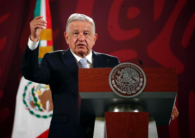 Cuando digan que hablo de corridito y se me está poniendo el pelo negro sí me preocuparé: AMLO
