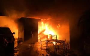 Fuego consume esta madrugada la residencia del titular de la SET Mario Gómez Monroy