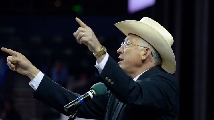Ken Salazar se reúne con AMLO en Palacio Nacional