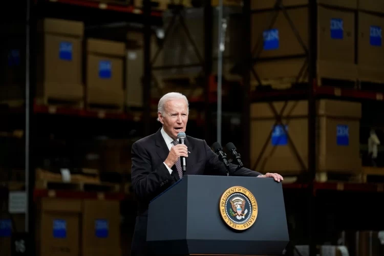 Perdonará Biden en EU a  miles de condenados por delitos federales de posesión de mariguana