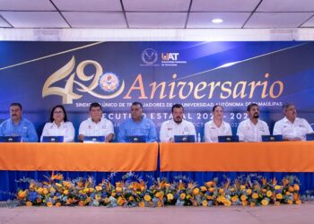 Preside el rector festejo por el 49 Aniversario del SUTUAT