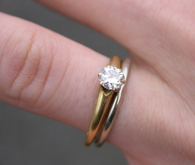Los diferentes metales para anillos de compromiso