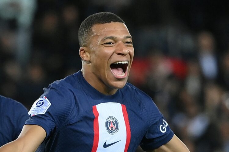 Publica Forbes  que Mbappé ya supera a Messi y a Cristiano Ronaldo en lista de futbolistas más ricos
