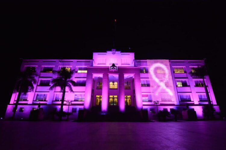 Tamaulipas ilumina de rosa el Palacio para concientizar sobre prevención de cáncer de mama