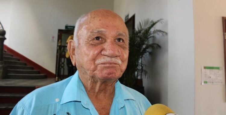 Niegan adultos mayores dar mal uso a la pensión de Bienestar comprando ‘cheve’ y cigarros