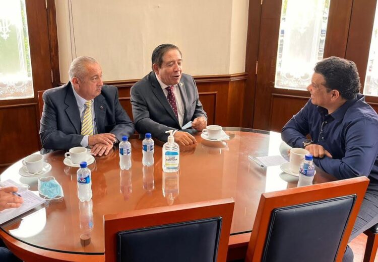 Se reúne alcalde Lalo Gattás con el secretario de Seguridad Pública