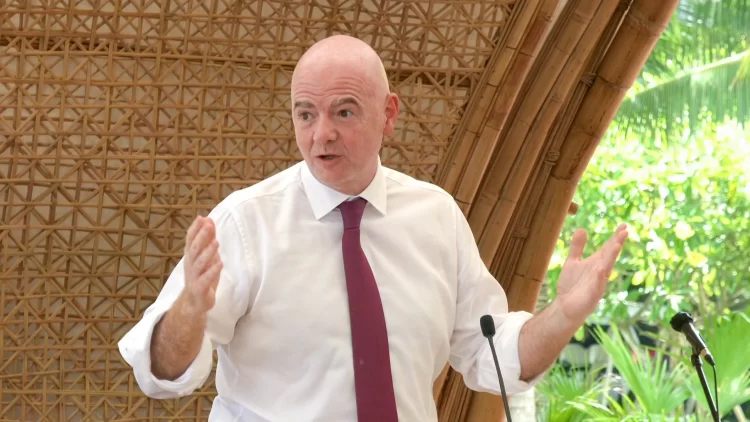 Potencias aterrizan en Qatar; FIFA llama a una tregua en Ucrania